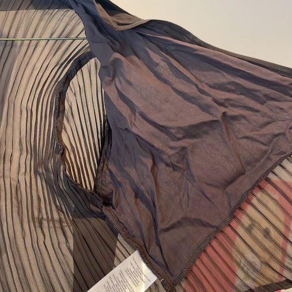 NWT Urban Outfitters Front Tie Top - Picture 5 of 5